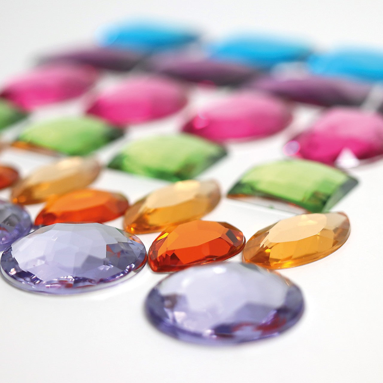 Grimm's Acrylic Glitter Stones (28 pcs)
